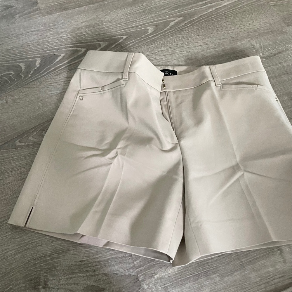White House black market khaki shorts with tags